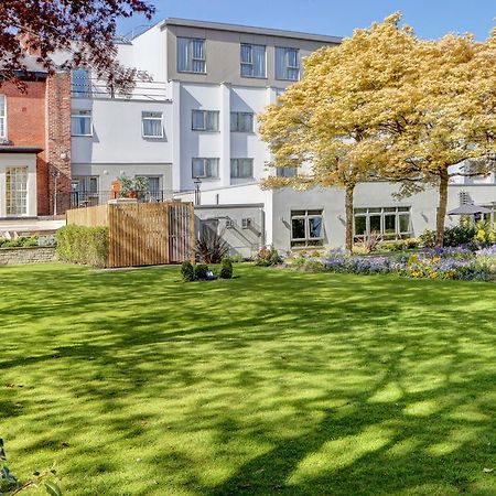 Best Western Plus Pinewood Manchester Airport-Wilmslow Hotel Exterior foto